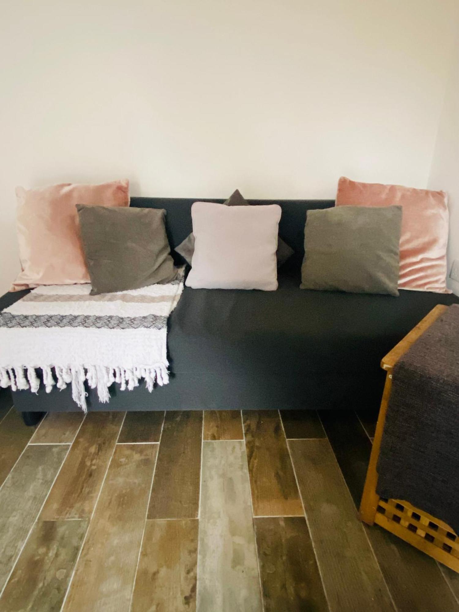 Отель Cosy Cart Shed Ившем Экстерьер фото