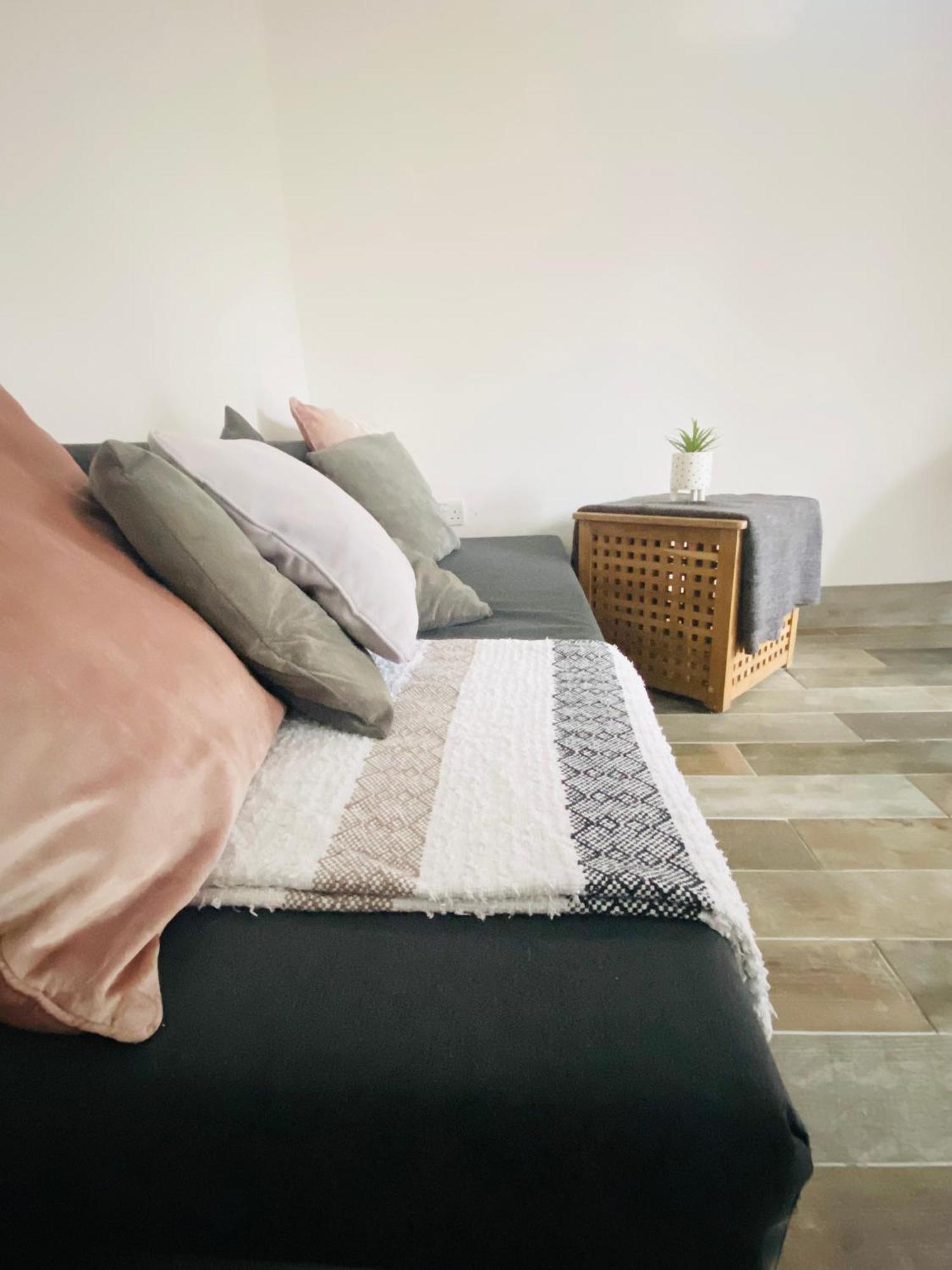 Отель Cosy Cart Shed Ившем Экстерьер фото