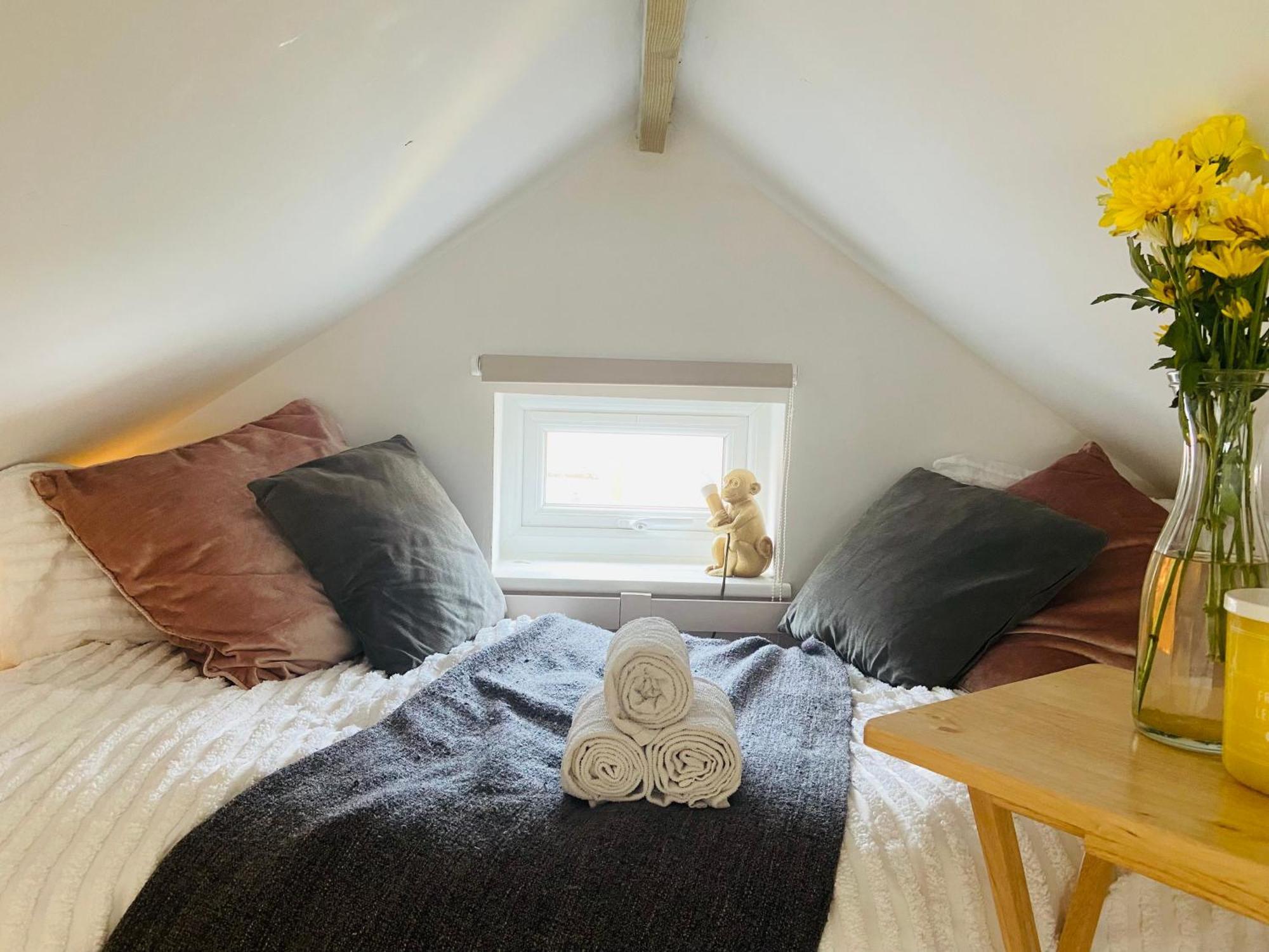 Отель Cosy Cart Shed Ившем Экстерьер фото